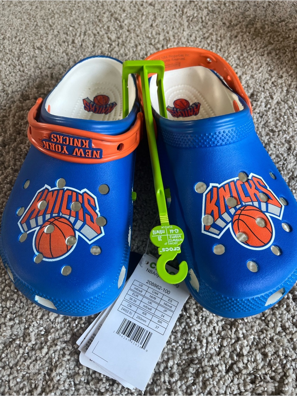 New York Knicks Crocs Blue & Orange Slip-On Mens 6 Womens 8